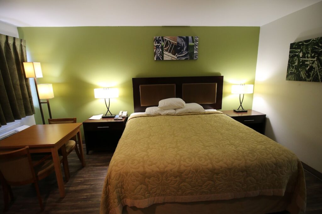 Rice Hill Inn - Image 2