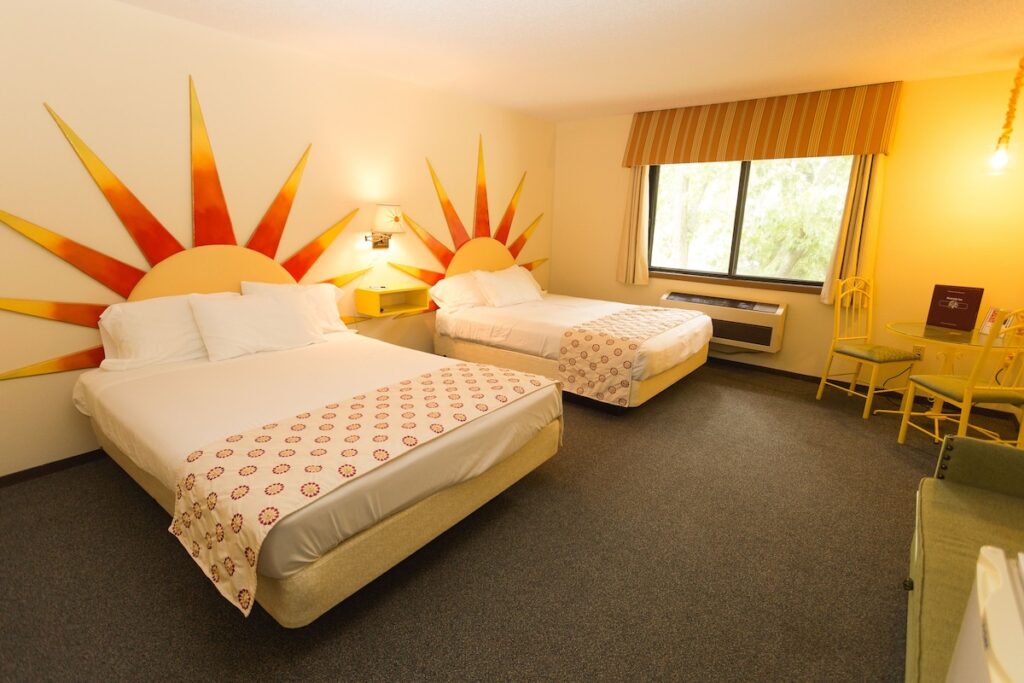 Riverside Inn - Image 4