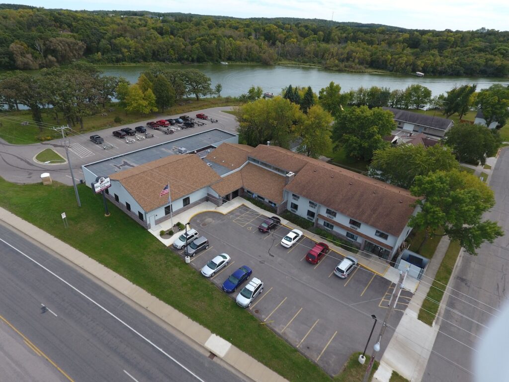 Riverside Inn - Image 2