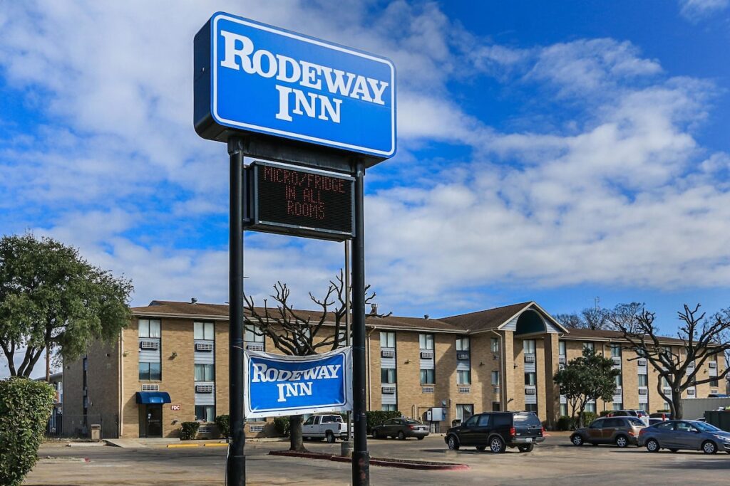 Rodeway Inn - Image 5