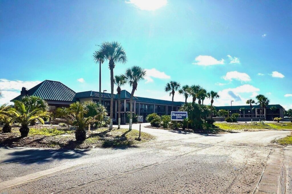 Rodeway Inn Davenport-Champions Gate - Image 4