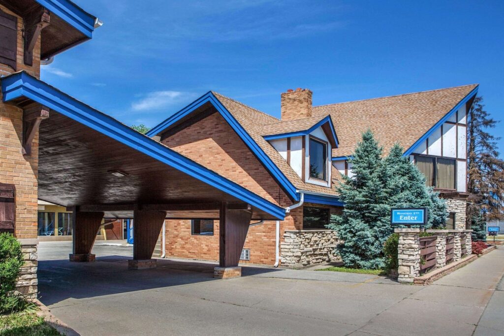 Rodeway Inn Lyons – La Grange - Image 2