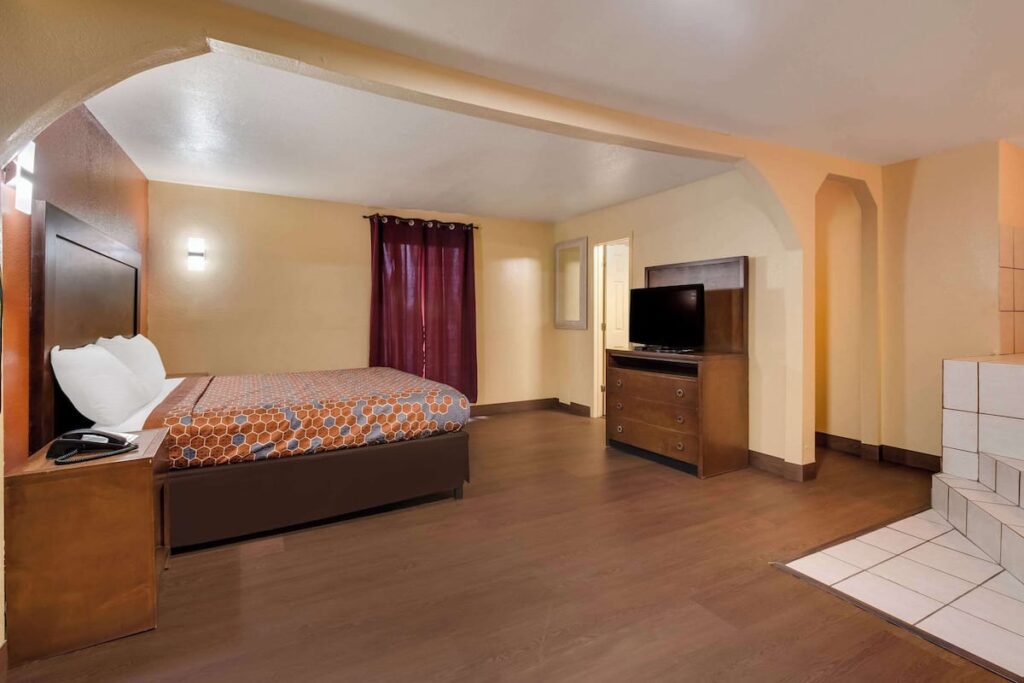 Rodeway Inn & Suites New Orleans East - Image 4