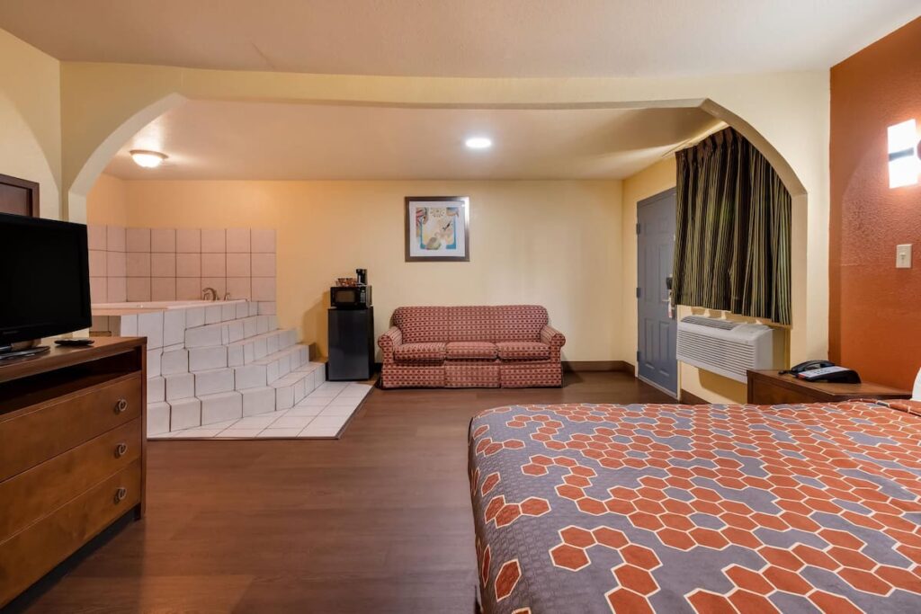 Rodeway Inn & Suites New Orleans East - Image 3