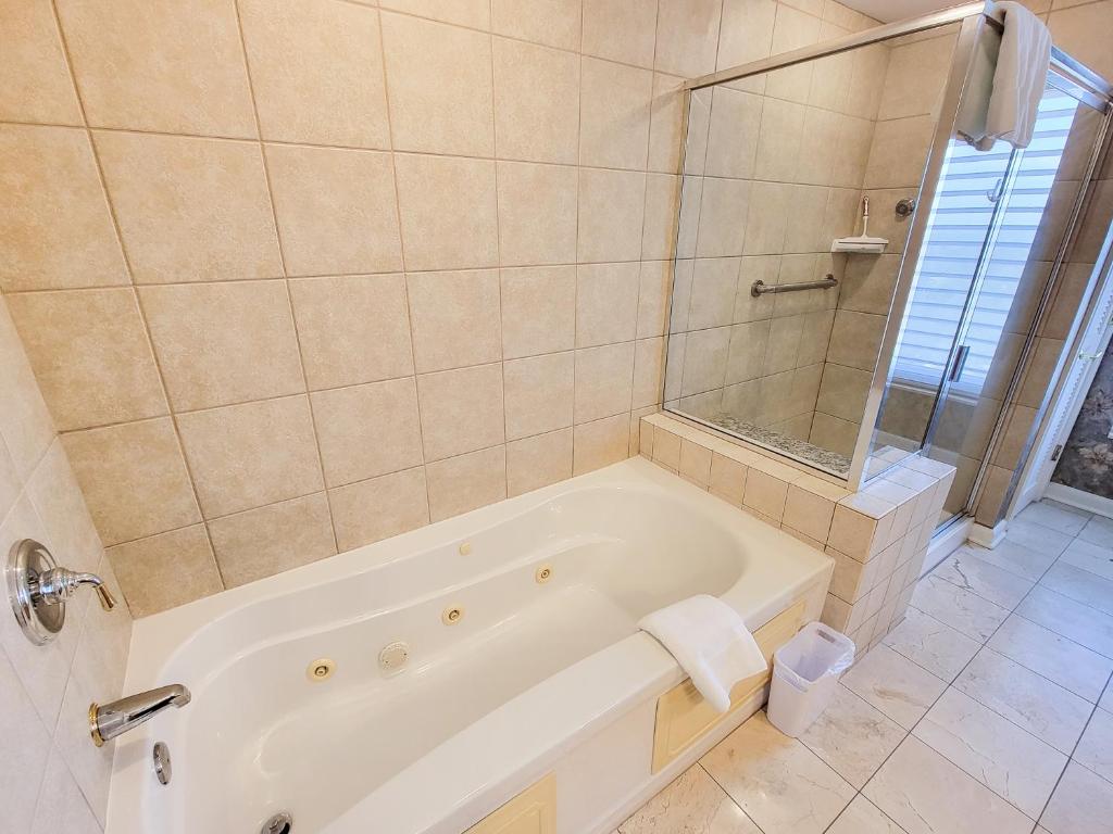 Royale Palms Condominiums