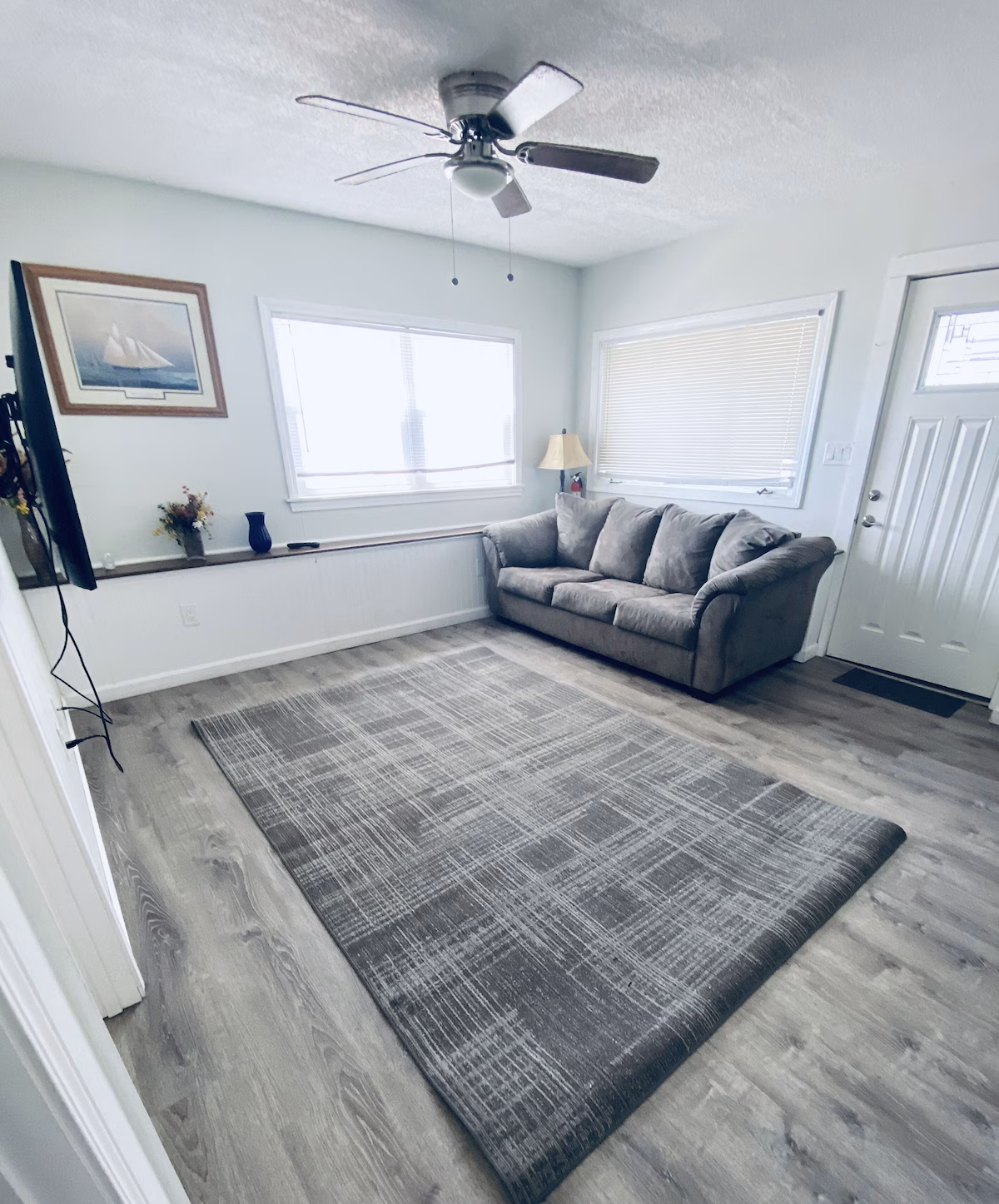 SHIPS INN Hotel - Image 4