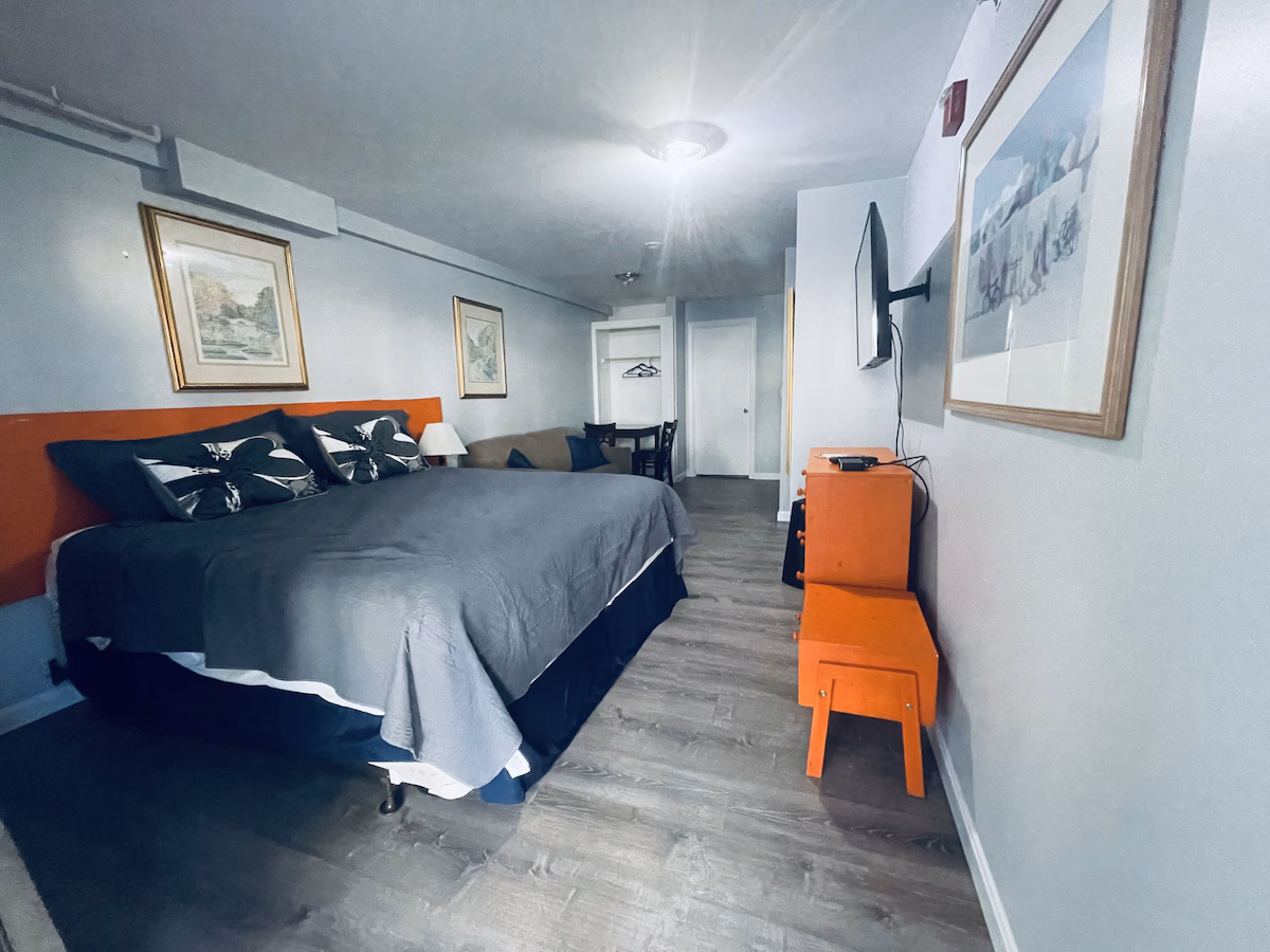 SHIPS INN Hotel - Image 3