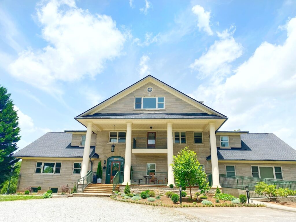 SKYLARANNA Resort & Spa - Image 4