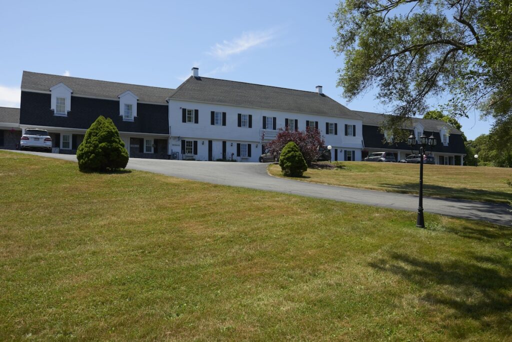 Sandwich Lodge & Resort - Image 2