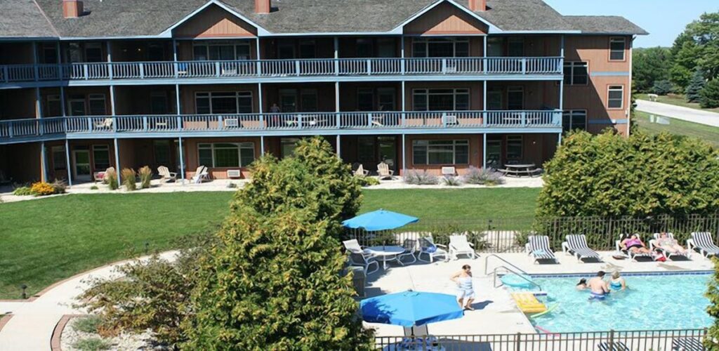 Scandinavian Lodge - Image 4