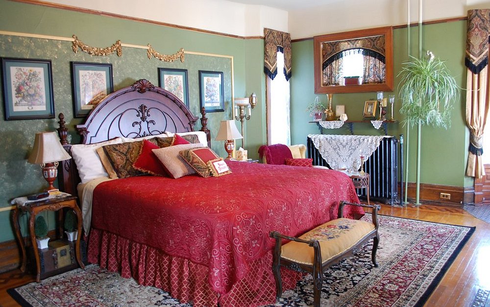 Schuster Mansion Bed & Breakfast - Image 4