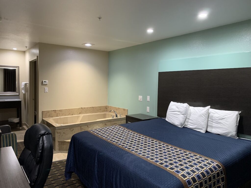 Scottish Inns White Settlement - Image 4