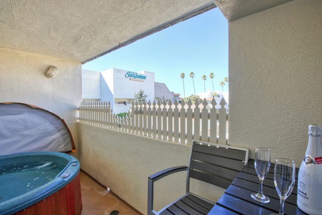 SeaVenture Beach Hotel - Image 1