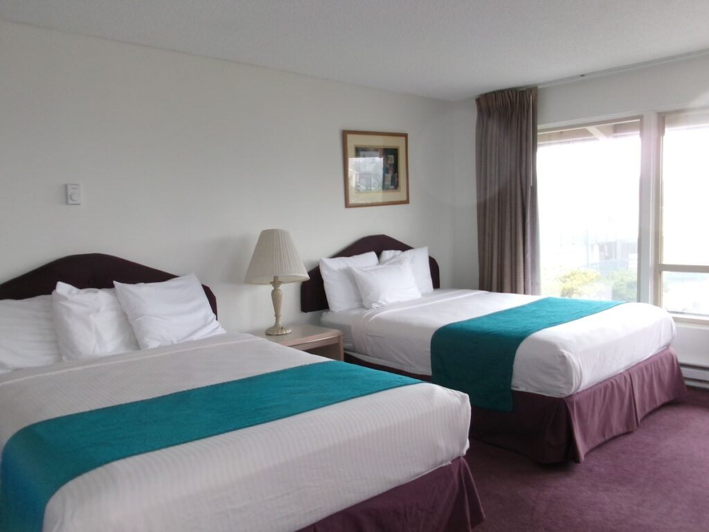 Seahorse Oceanfront Lodge - Image 3