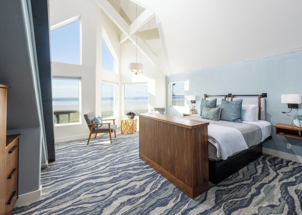 Seaside Oceanfront Inn - Image 3