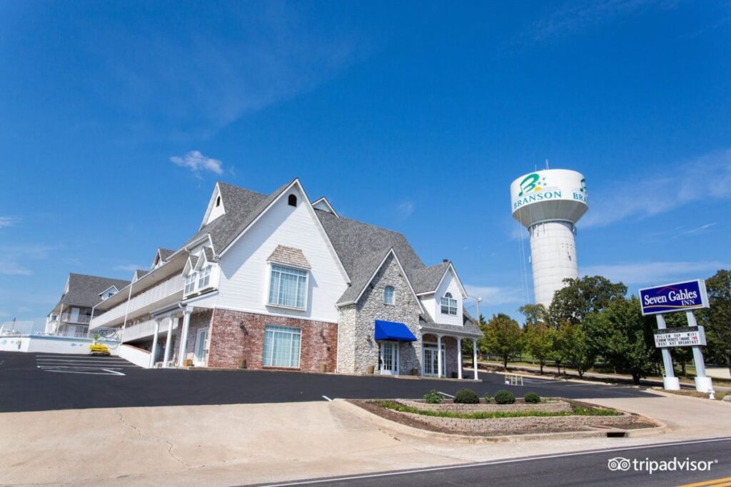 Seven Gables Inn - Image 2