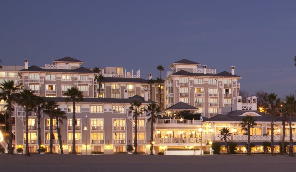 Shutters on the Beach - Image 5