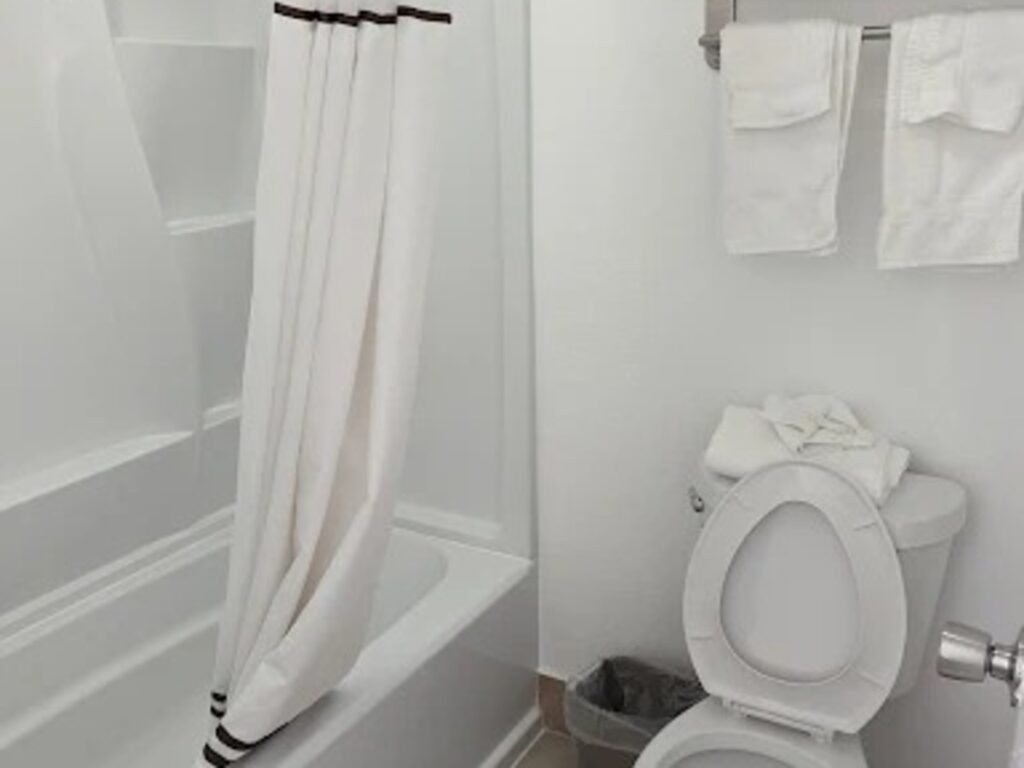 Signature Anaheim Maingate - Image 2