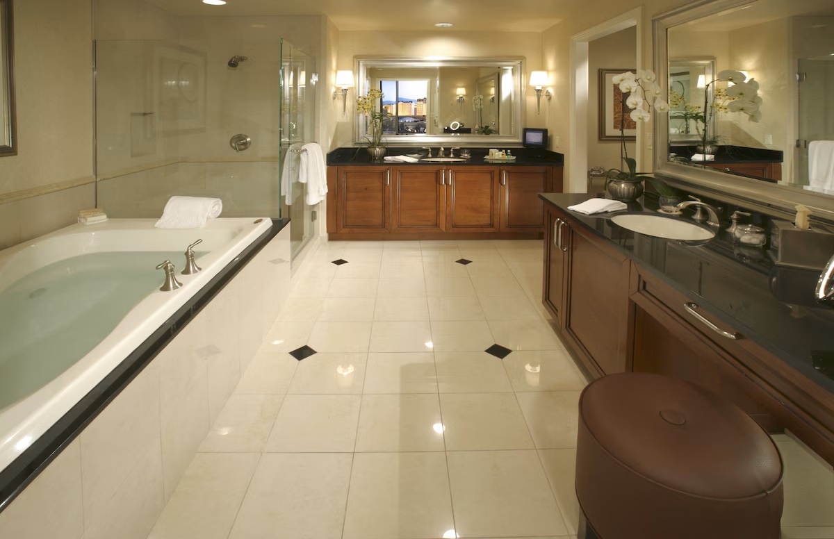 Signature MGM deepsoaking tub
