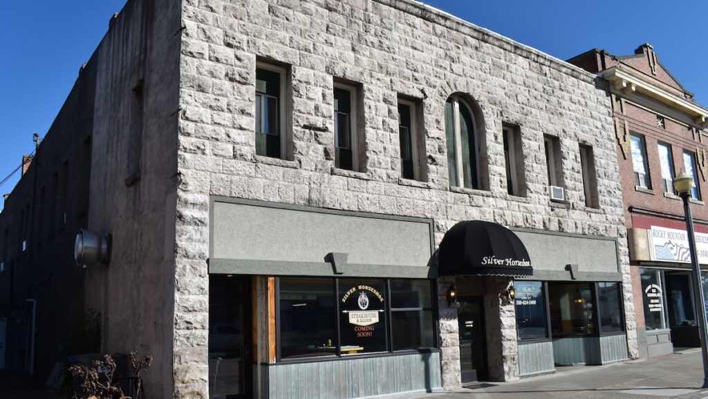 Silver Horseshoe Inn - Image 4