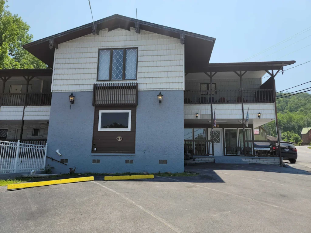 Ski Mountain Lodge - Image 2