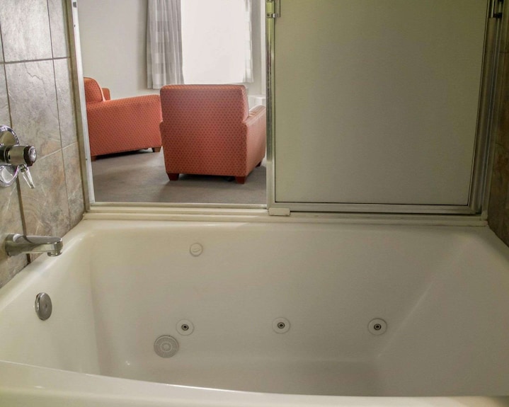 Sleep Inn Elkhart North - Image 1