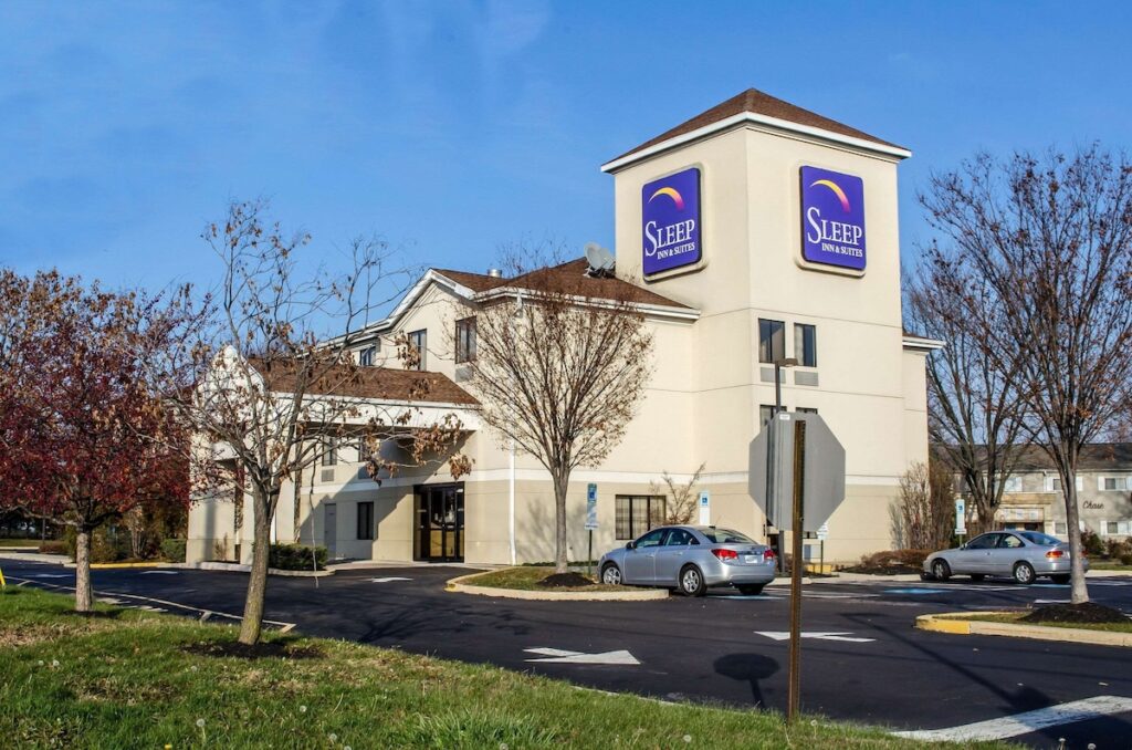 Sleep Inn & Suites Bensalem - Image 4