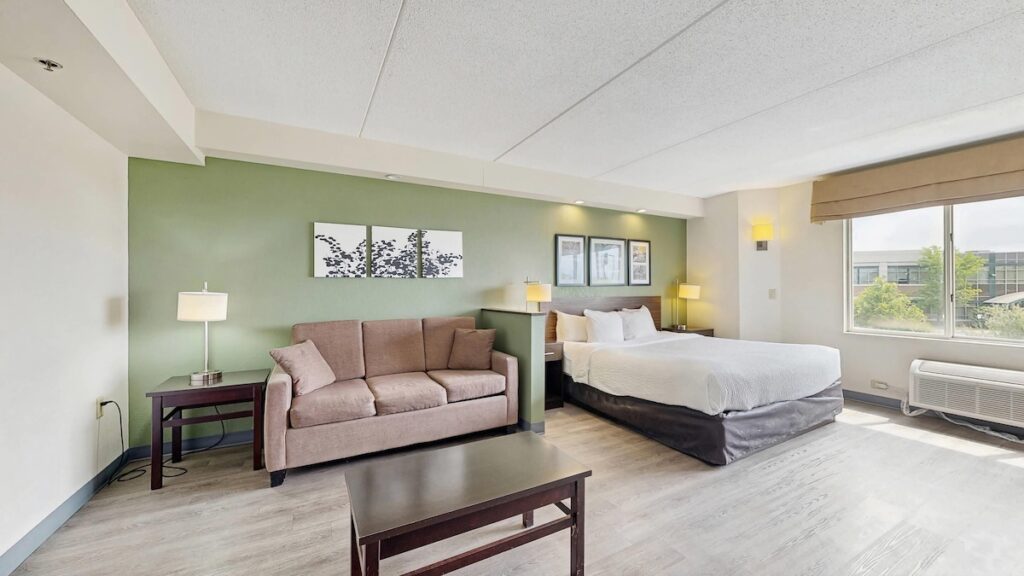 Sleep Inn & Suites Buffalo Airport - Image 4