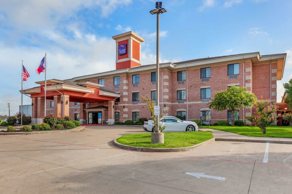 Sleep Inn & Suites Hewitt – South Waco - Image 5