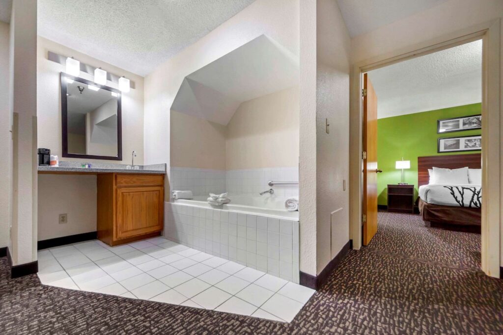 Sleep Inn & Suites Omaha Airport - Image 3