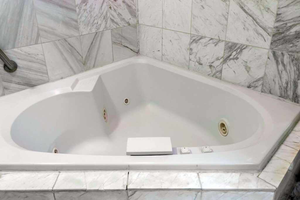 Sleep Inn & Suites Oregon – Toledo - Image 2