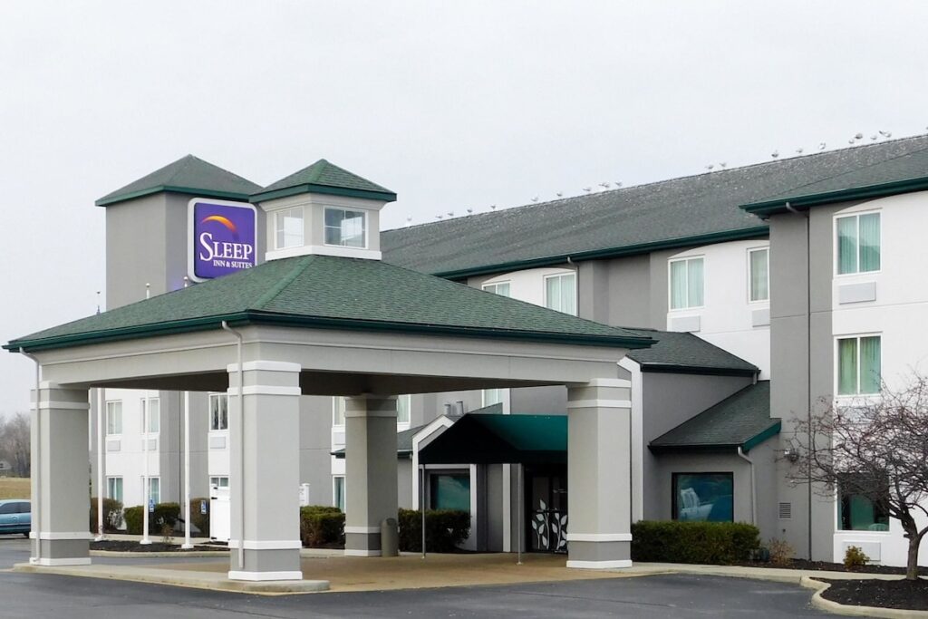 Sleep Inn & Suites Oregon – Toledo - Image 4