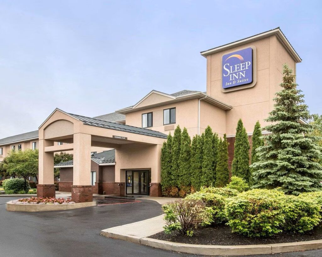 Sleep Inn & Suites Queensbury – Lake George - Image 3