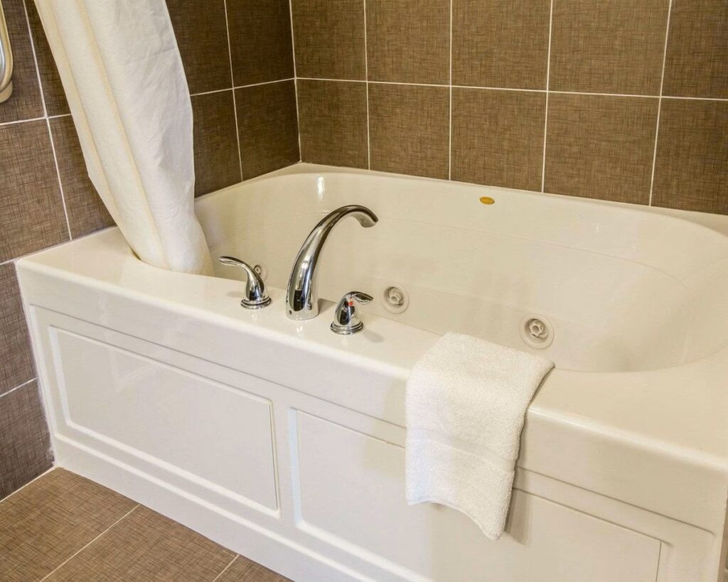 Sleep Inn & Suites Queensbury – Lake George