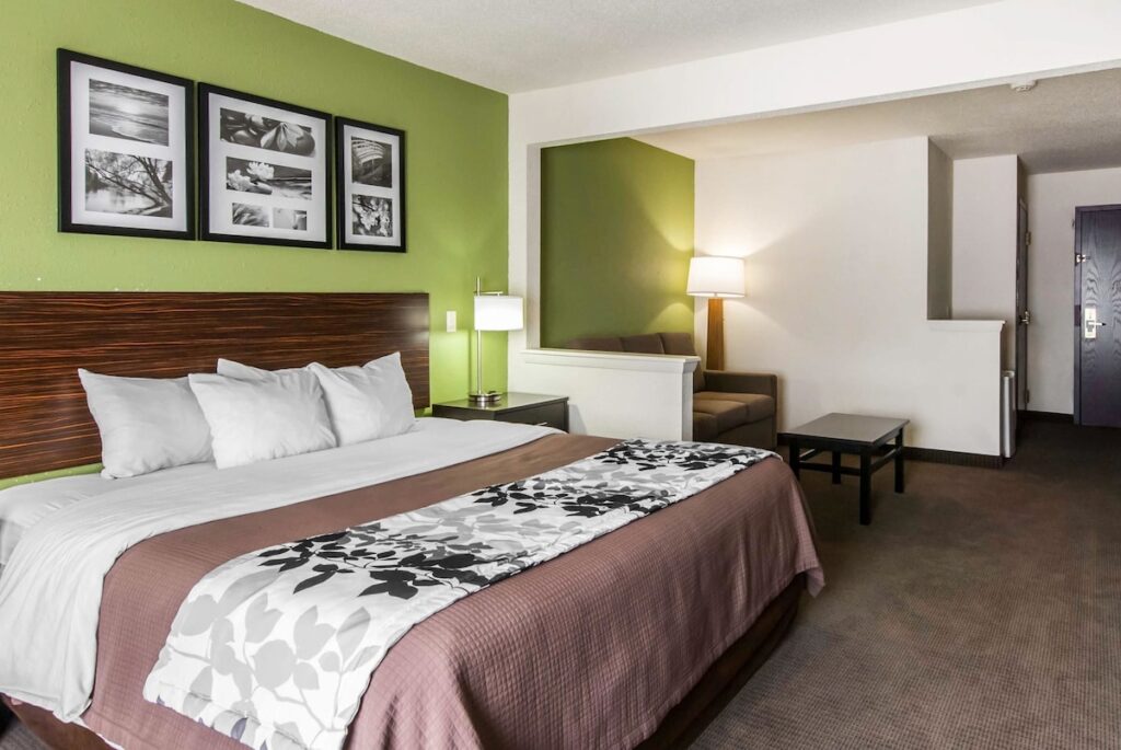 Sleep Inn & Suites - Image 4