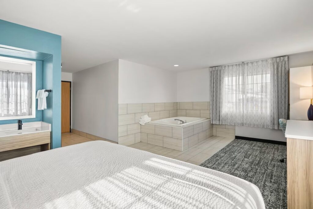 Sleep Inn & Suites Verona – Madison Southwest - Image 1