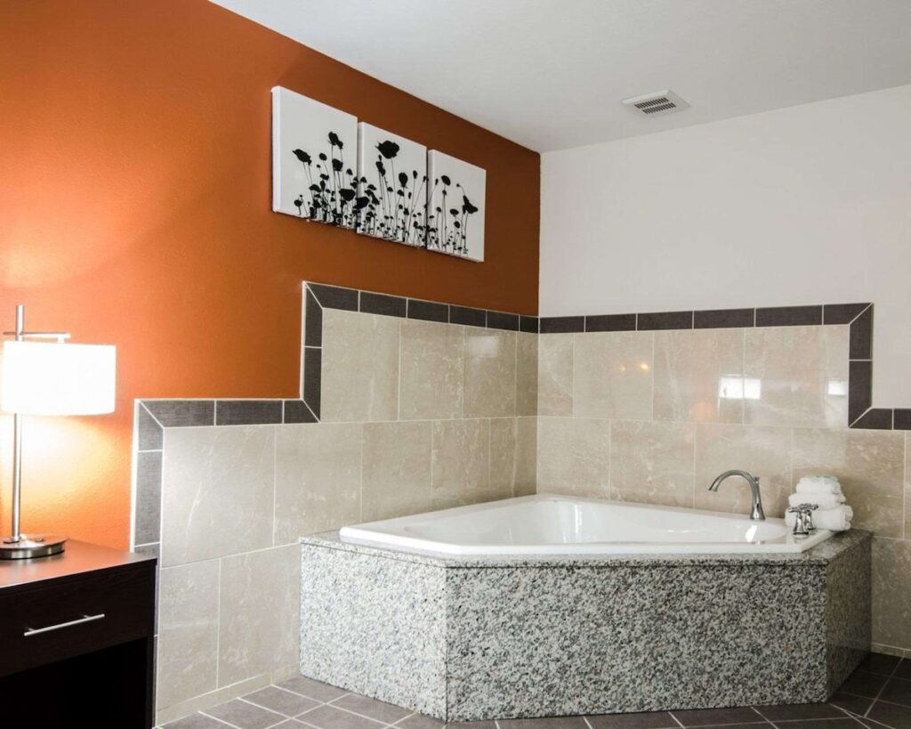 Sleep Inn & Suites and Conference Center Downtown - Image 1