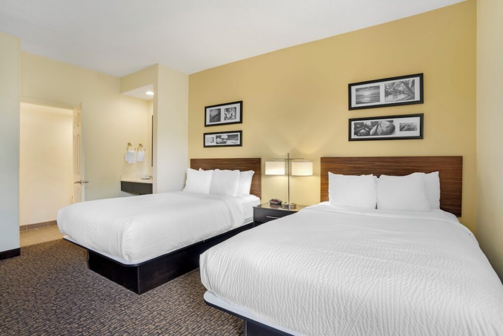 Sleep Inn & Suites at Concord Mills - Image 4