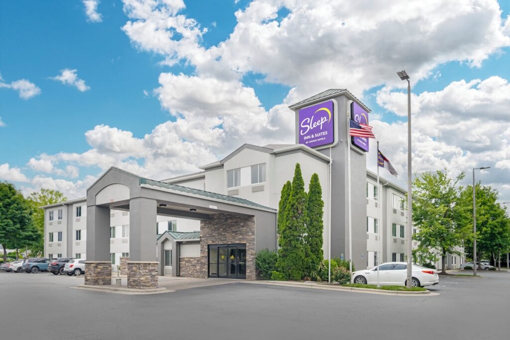Sleep Inn & Suites at Concord Mills - Image 2