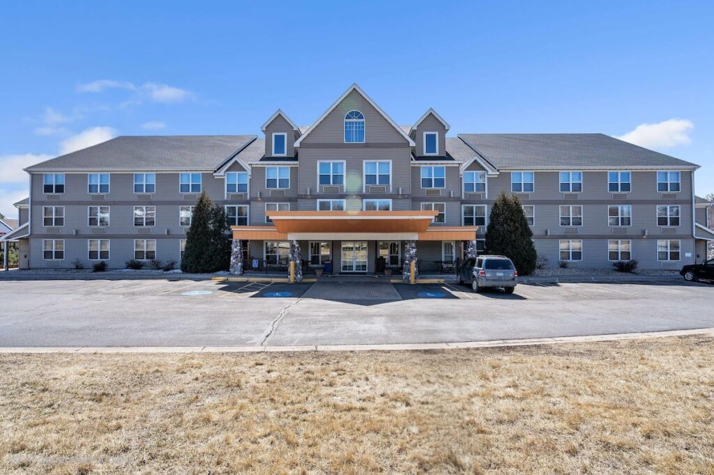 Sleep Inn & Suites near Spirit Mountain - Image 3