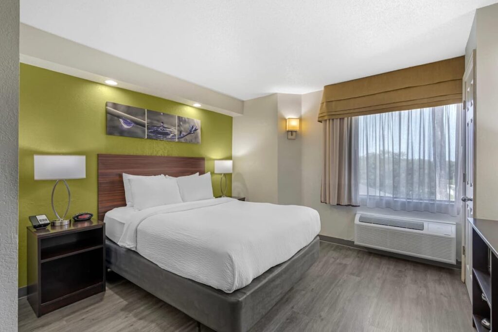 Sleep Inn near Busch Gardens/USF - Image 4