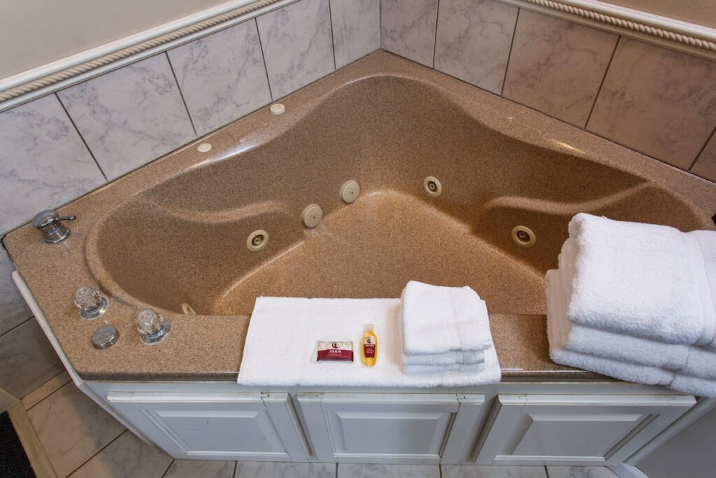 Snug Harbor Inn - Image 2