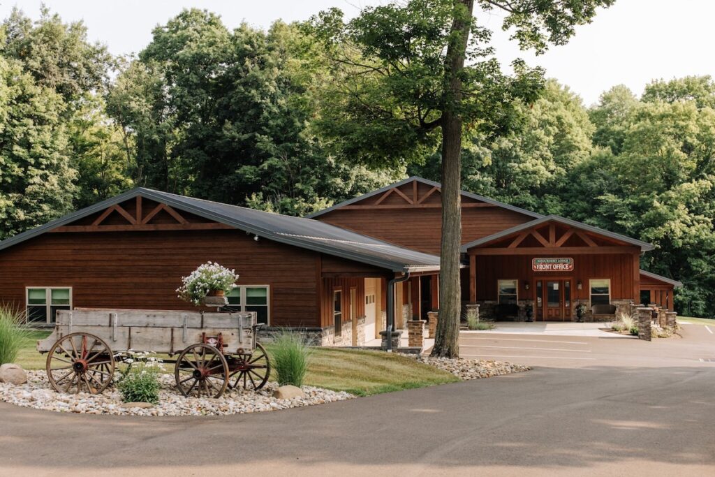 Sojourner’s Lodge & Log Cabin Suites - Image 2