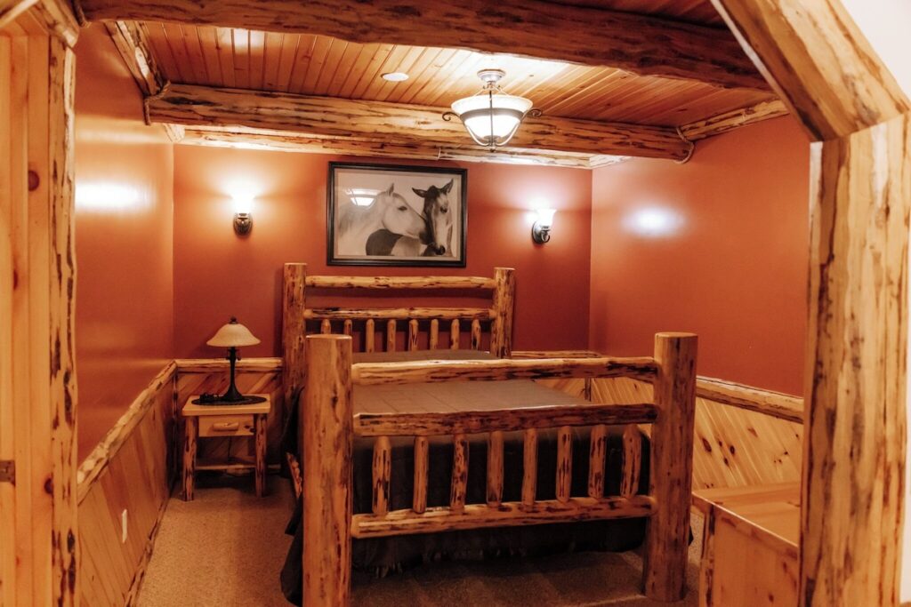 Sojourner’s Lodge & Log Cabin Suites - Image 3