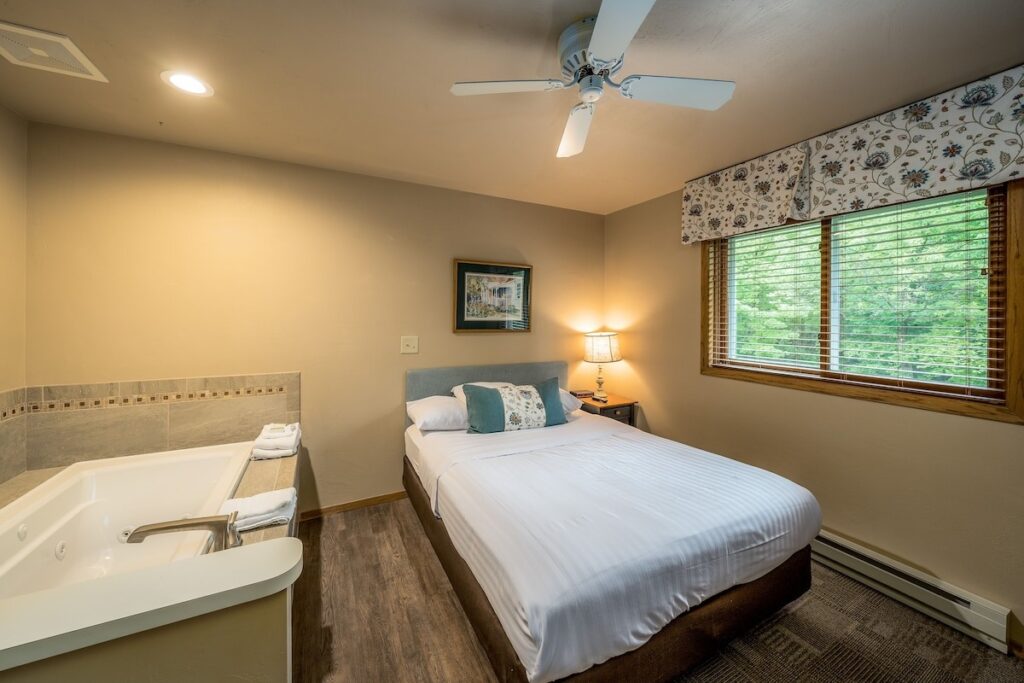 Somerset Inn & Suites - Image 2