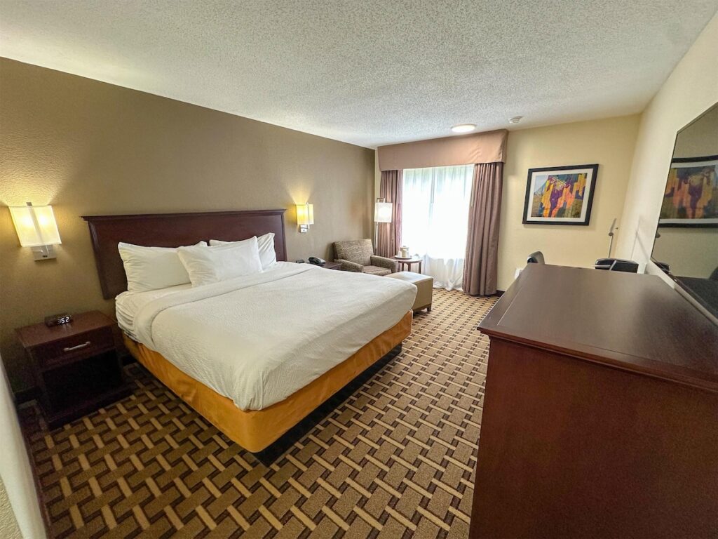 Sonesta Essential Hotels Overland Park - Image 2