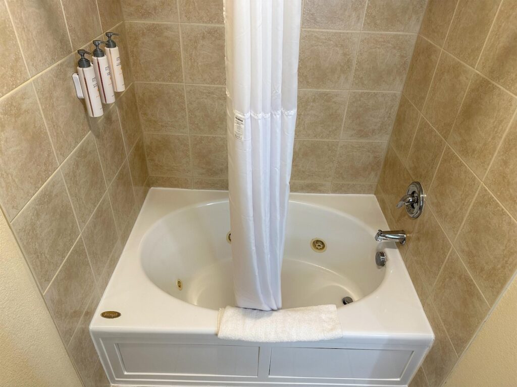 Sonesta Essential Hotels Overland Park - Image 1