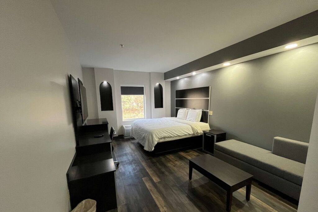 Sonesta Essential Savannah - Image 4