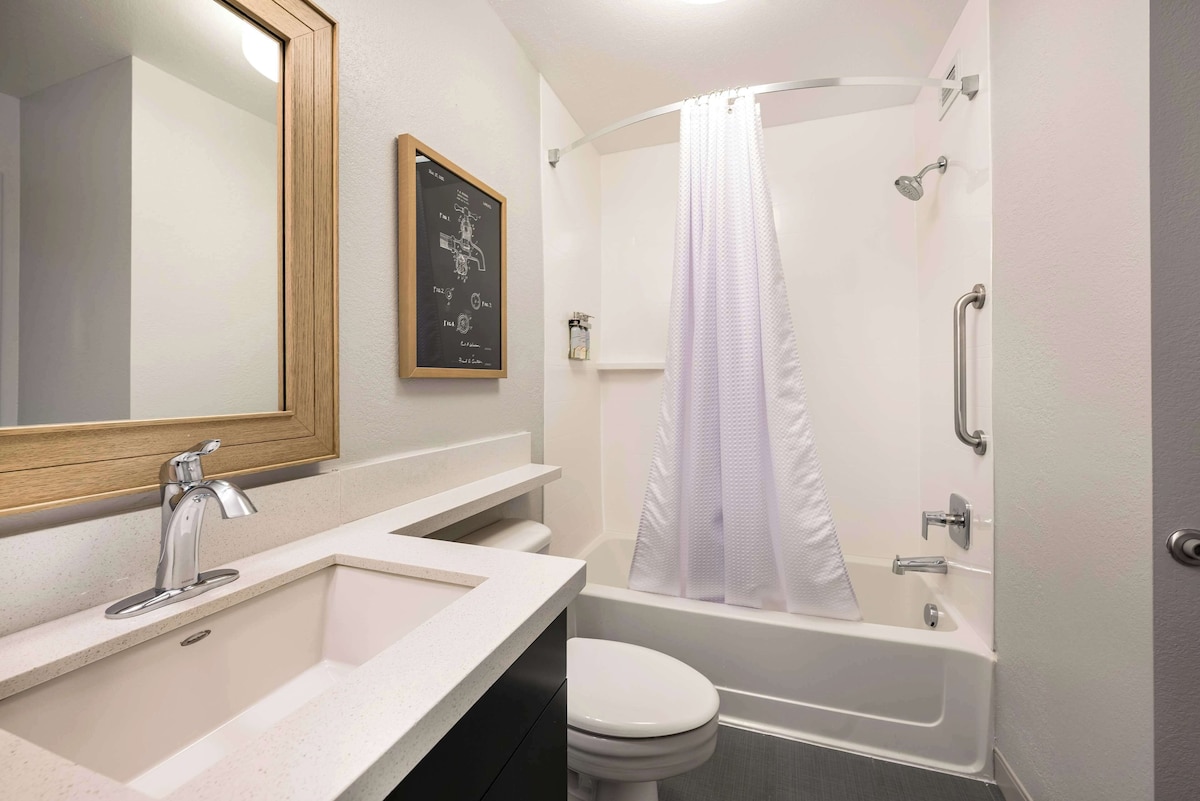 Sonesta Simply Suites Baltimore BWI Airport