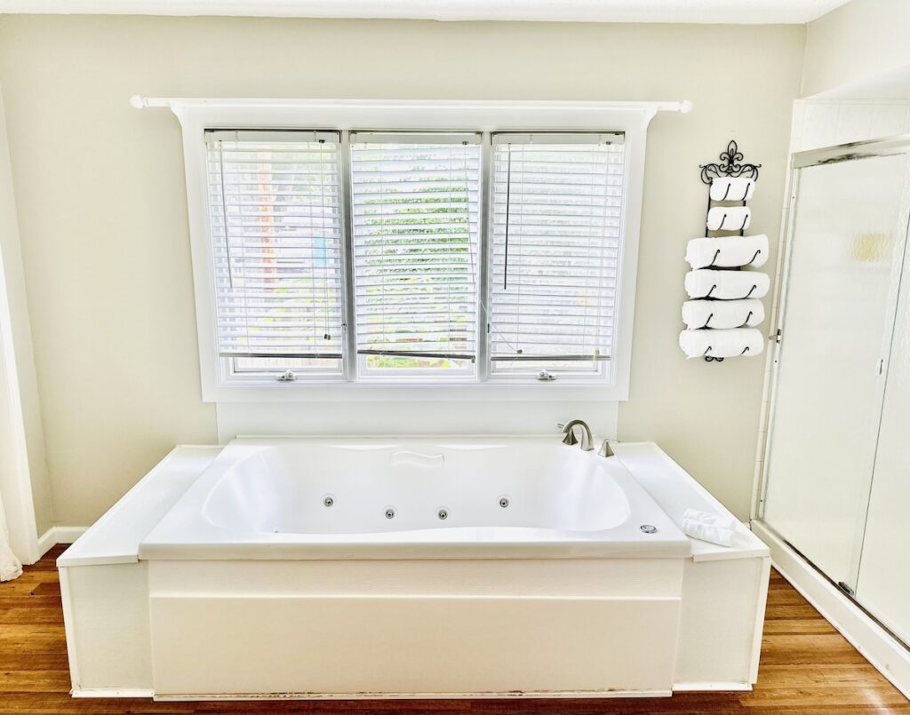 Speedway Legacy Inn - Image 1